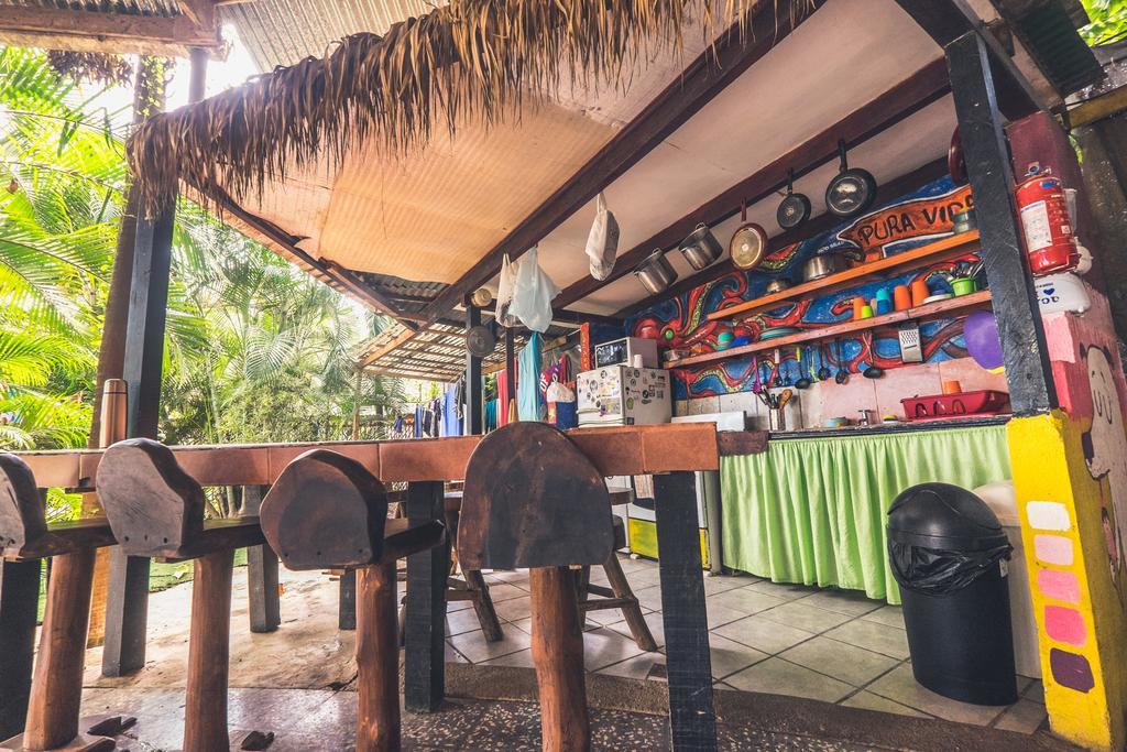 Pura Vida Hostel تاماريندو المظهر الخارجي الصورة